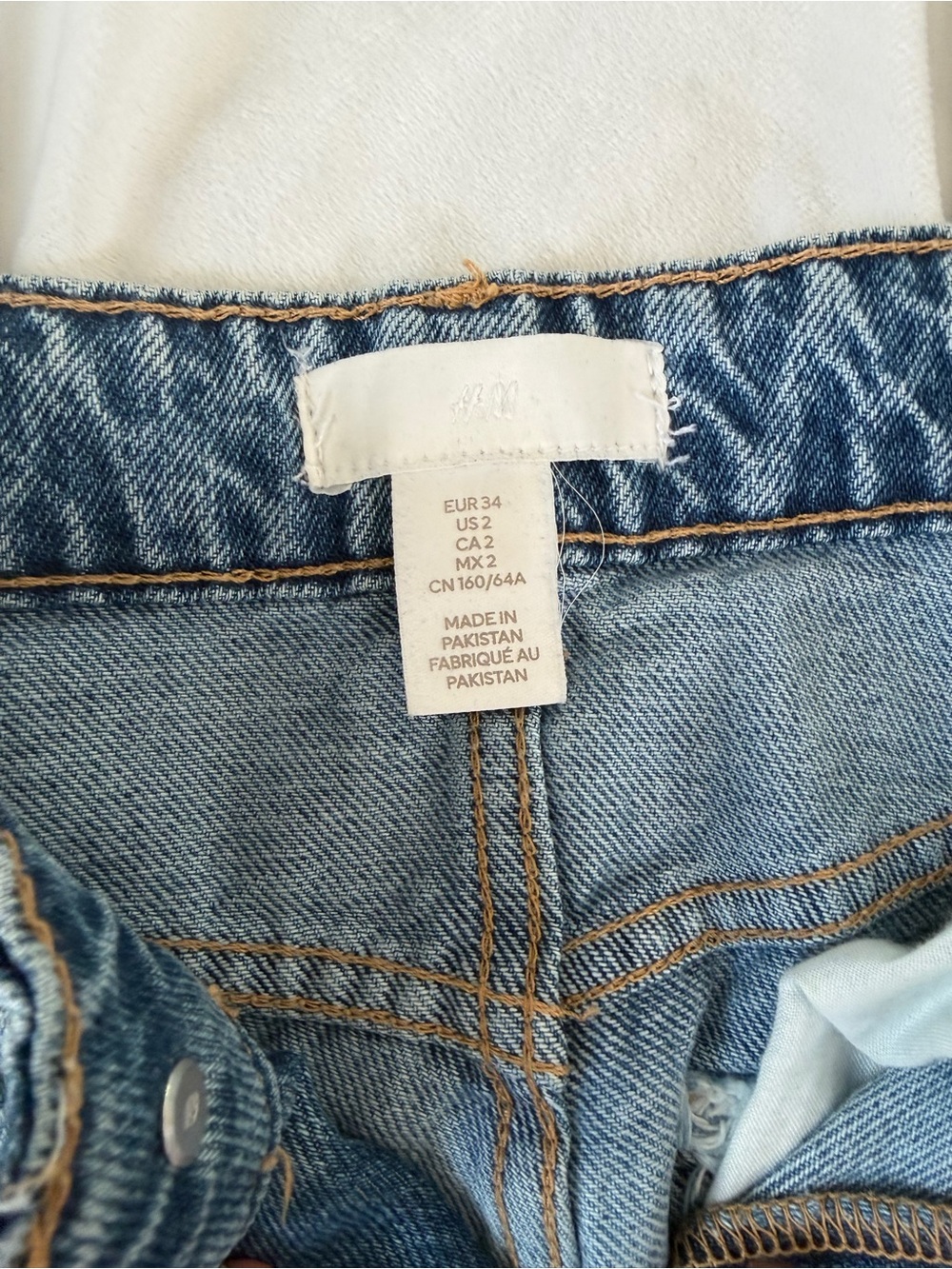 H&M Light Blue Straight-Leg Women’s Jeans - Picture 3 of 3